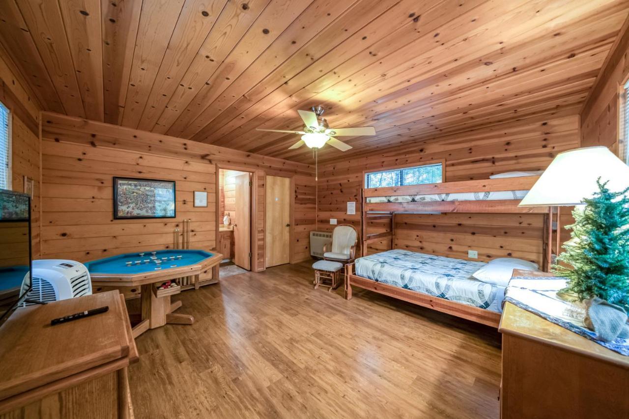 Black Bear Cabin Басс-Лейк Экстерьер фото