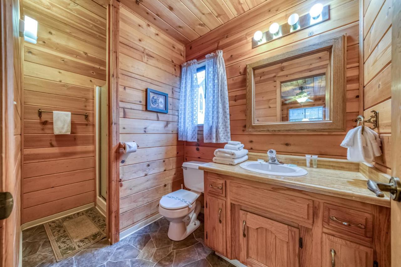 Black Bear Cabin Басс-Лейк Экстерьер фото